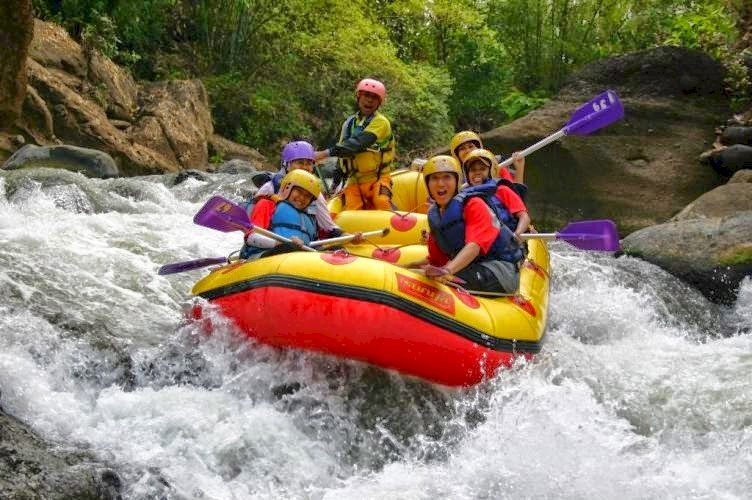 Rafting Sungai Progo Atas: Sensasi Petualangan Tak Terlupakan!